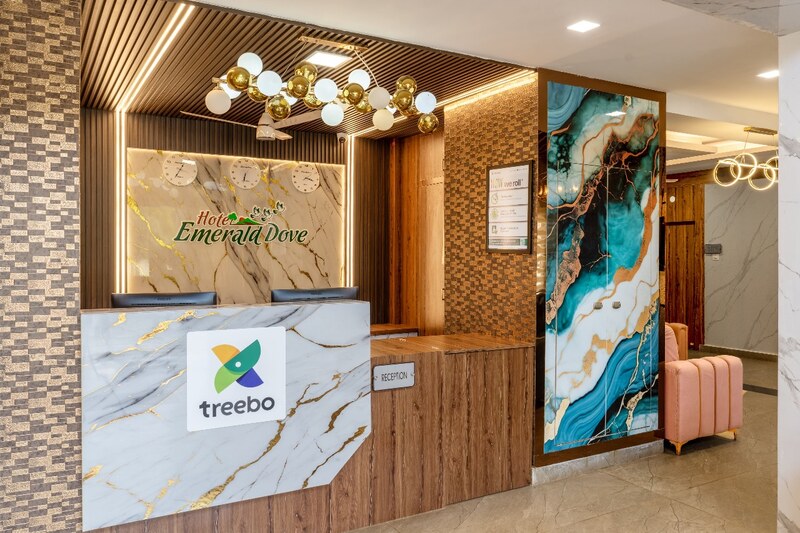 About Hotel Emerald Dove